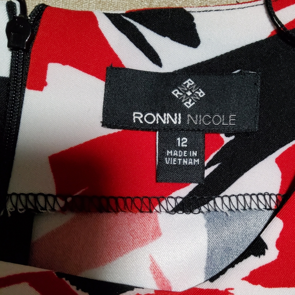 Ronni Nicole Stretch Red/Black/White Geo Print Sleeveless Sheath Dress Sz 12 - Picture 8 of 10
